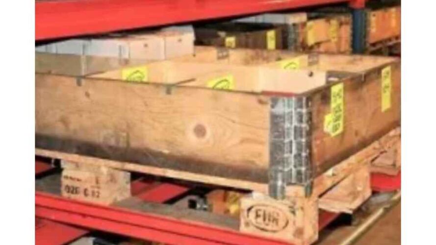 Imagen de un palet en una unidad de extracción de pallet o pull out unit